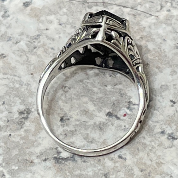 Marquis Shape Semi-precious Red Garnet Gemstone 925 Sterling Silver Ring - Picture 6 of 8